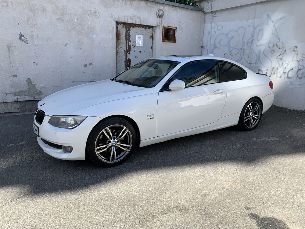 BMW 328i Coupe e92