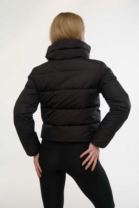 Куртка жіноча осіння коротка Nike чорна