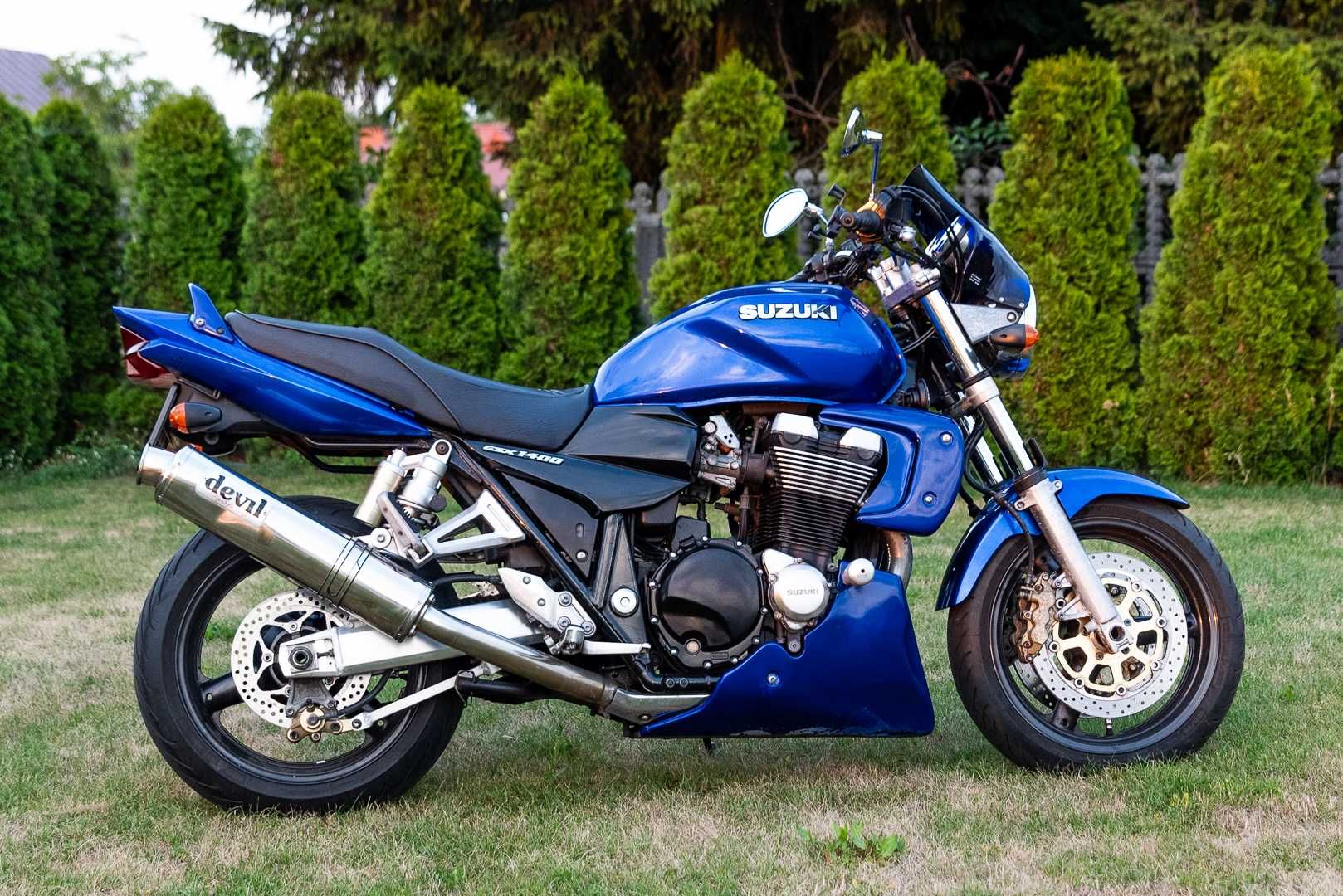 Suzuki GSX1400, Devil dwa wydechy, lokomotywa.