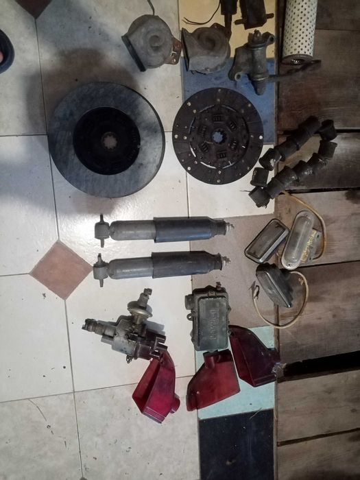 Залишки запчастин уаз волга