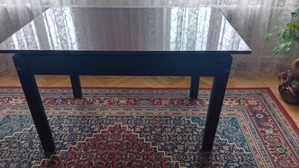 Обеденныйстол202529