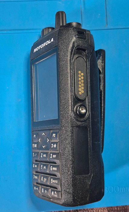 Радіостанція Motorola r7