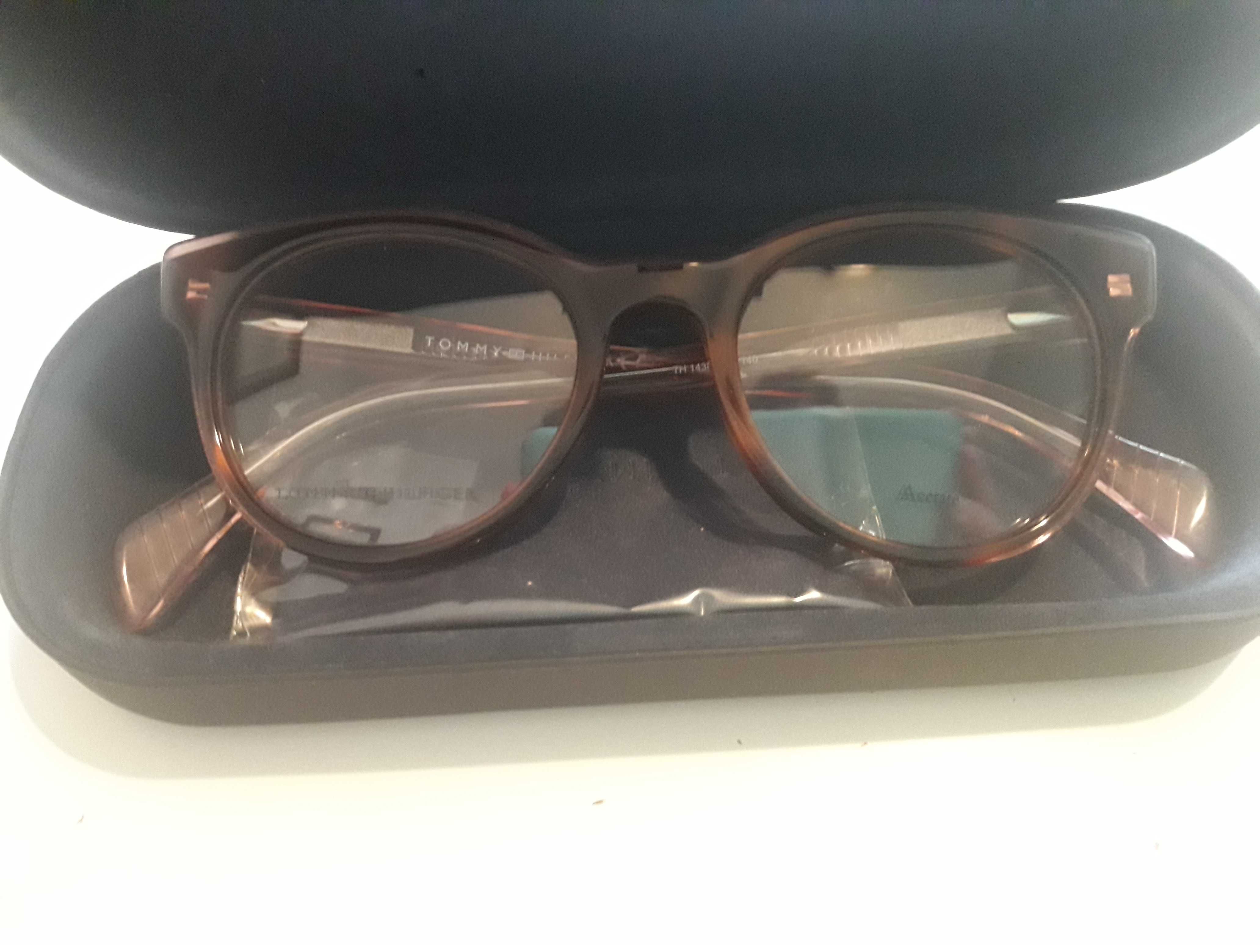 Oprawki okularów Tommy Hilfiger