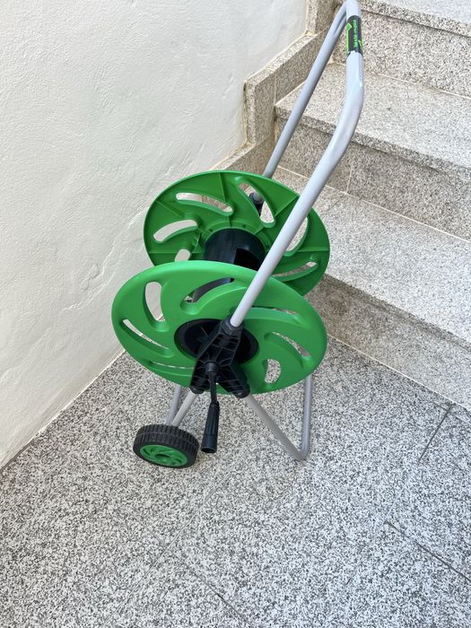 Carrinho para mangueira