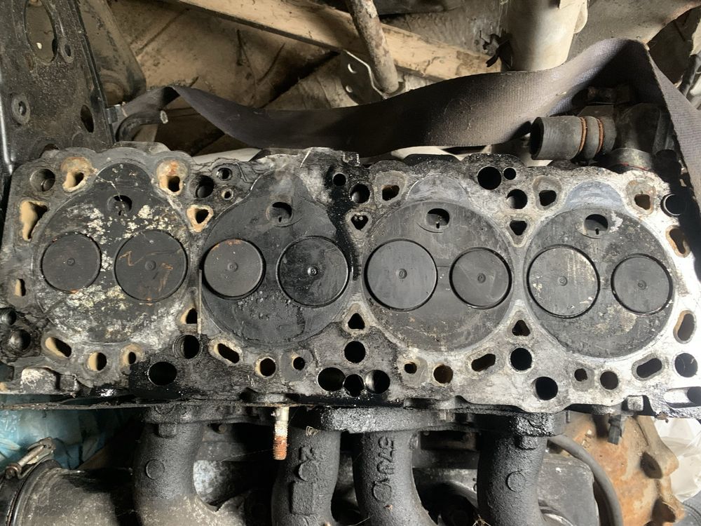 Продам головку Nissan 2.0 1994