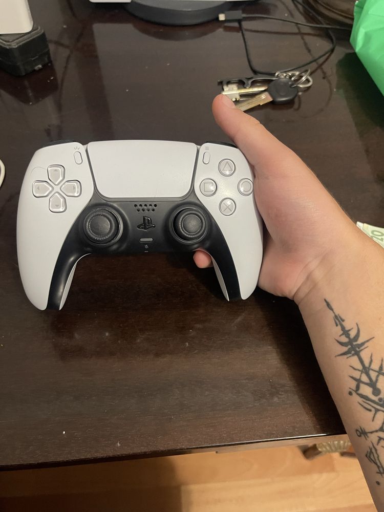 Обміняю ps5 digital на ігровий ПК або ноут
