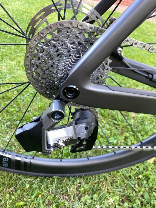 Rower Scott Addict RC 30, SRAM Rival eTap AXS, koła karbonowe, XL.