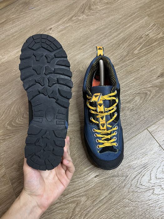 Продам БОМБЕЗНІ чоловічі трекінгові кросівки Tantu Dragontail Waterpro