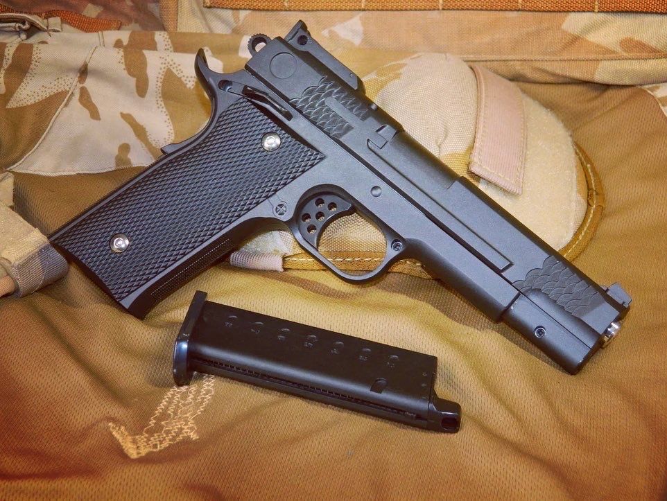 Найпотужніший Пістолет з кобурою Browning HP Max Damage/Іграша