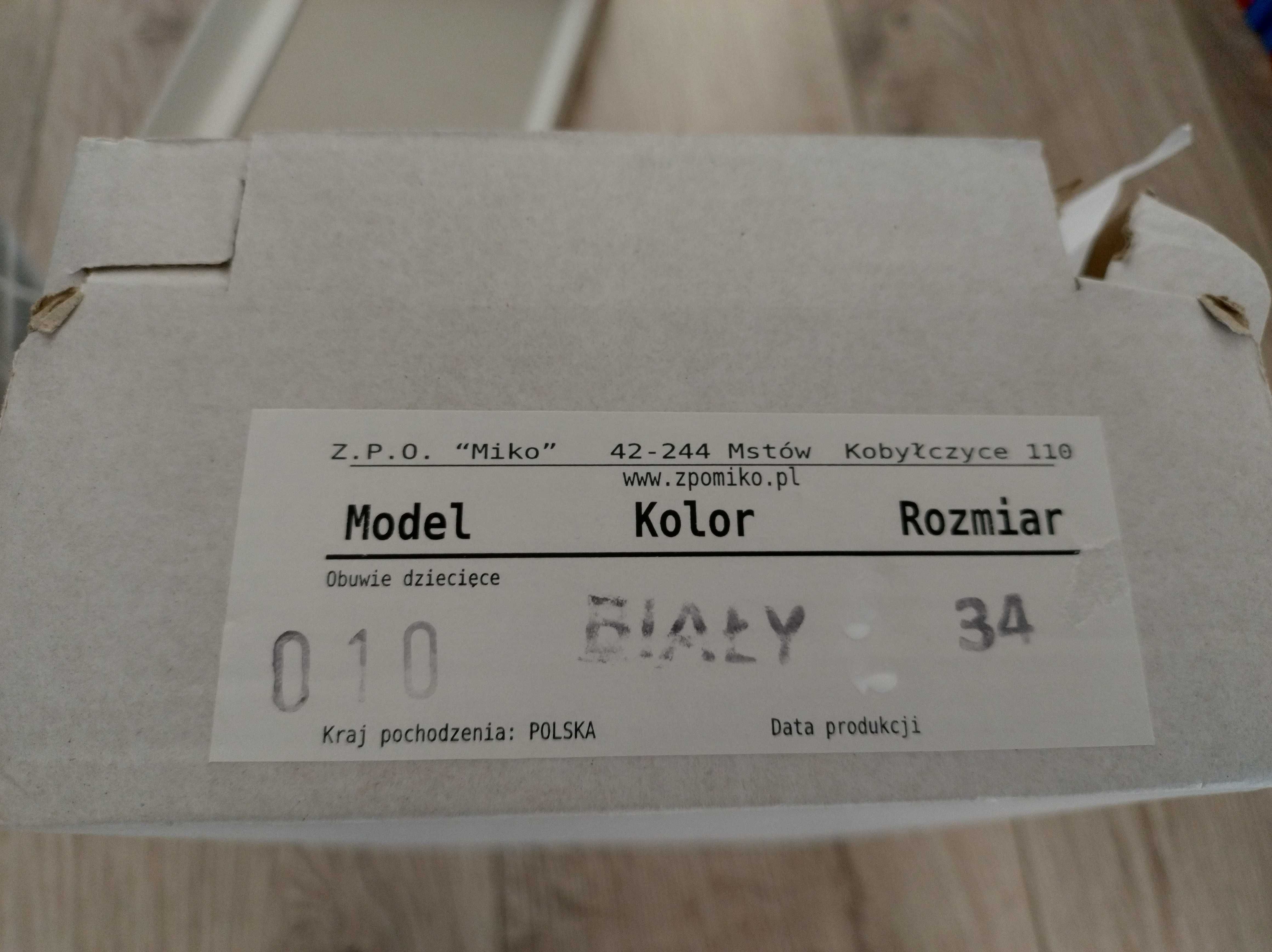 Sprzedam buty białe na chłopca do komunii rozmiar 34