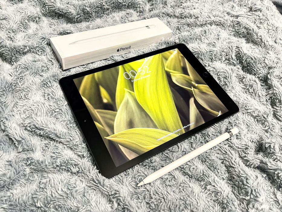 IPad 9 (64 gb) LTE, шикарное состояние + стекло! А2603