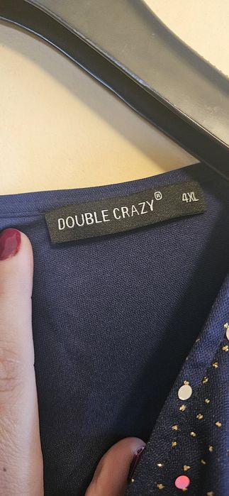 Granatowa błyszcząca sukienka