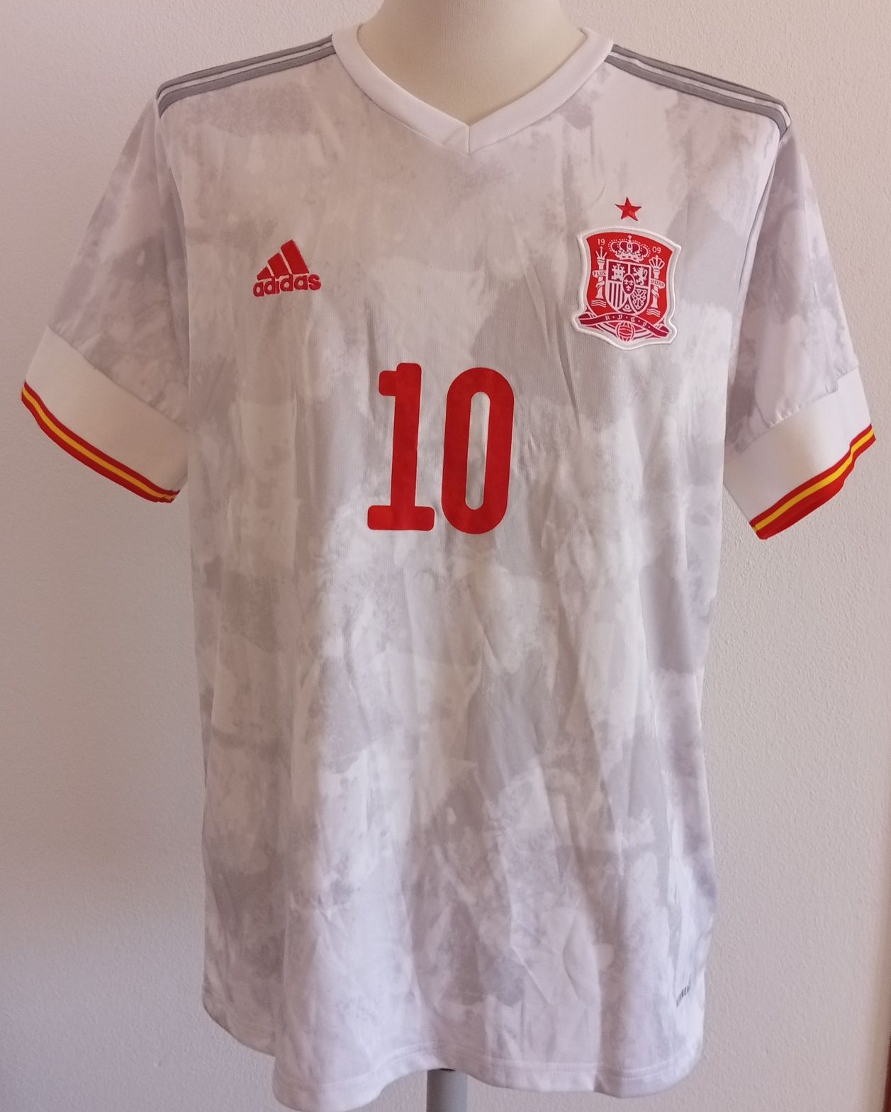 Conjunto de camisolas de futebol de diversos clubes