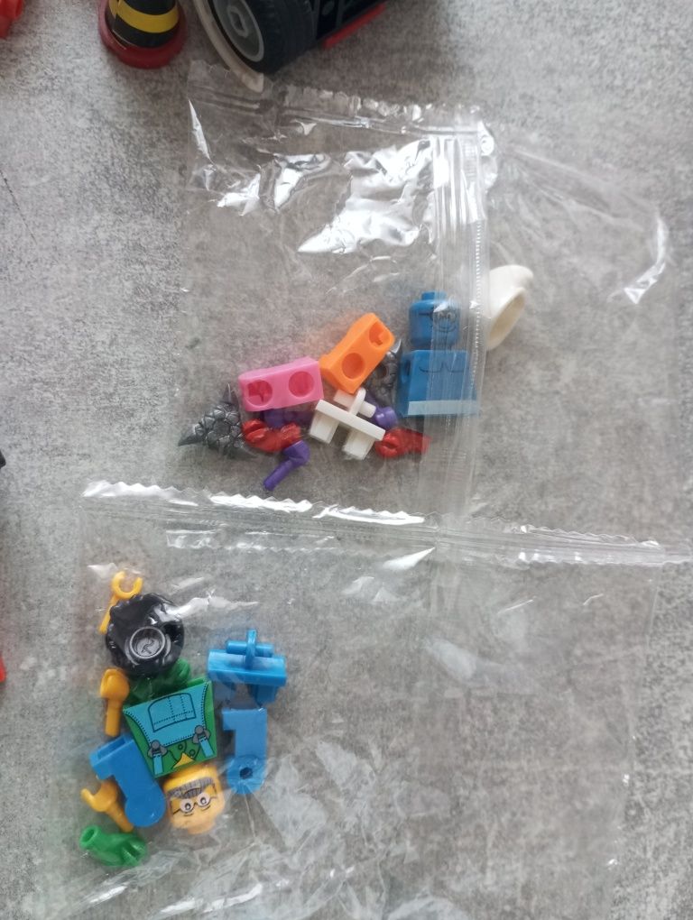 Klocki LEGO wóz policyjny i Spiderman