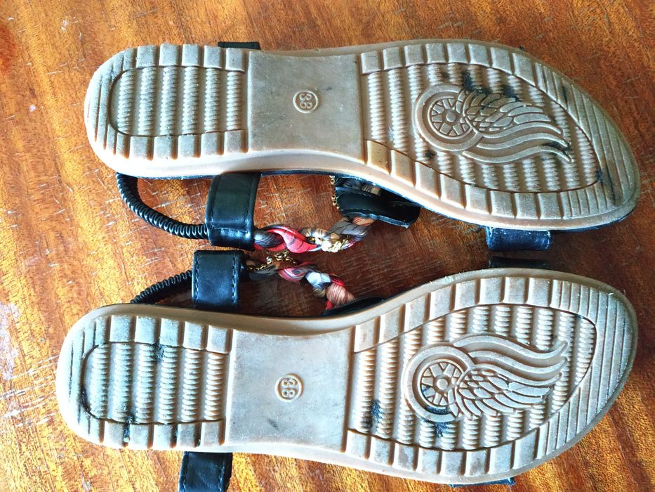 Сандалии на лето р.38 стелька 24 см.