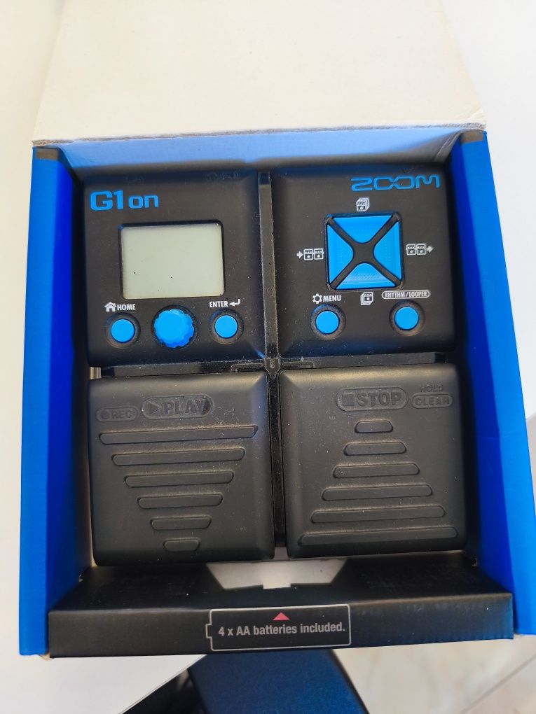 Zoom G1 on guitar processor