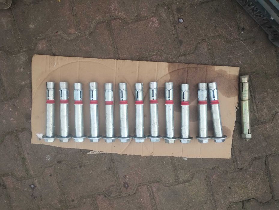 Kotwy kołki rozporowe 28 mm hdlm Hilti 12 sztuk