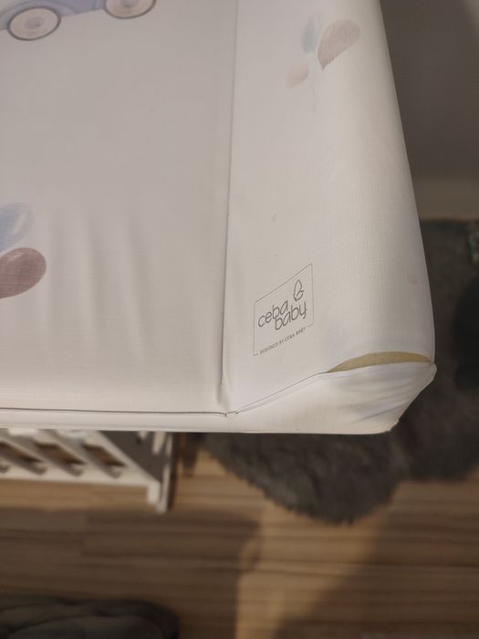 Przewijak do łóżeczka