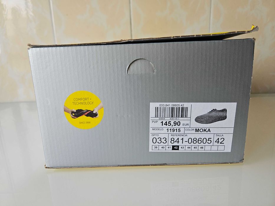 Sapatos Homem 24 HRS tamanho 42