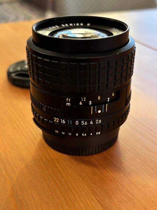 Продам об'єктив Nikon 100mm F/2.8 Series E