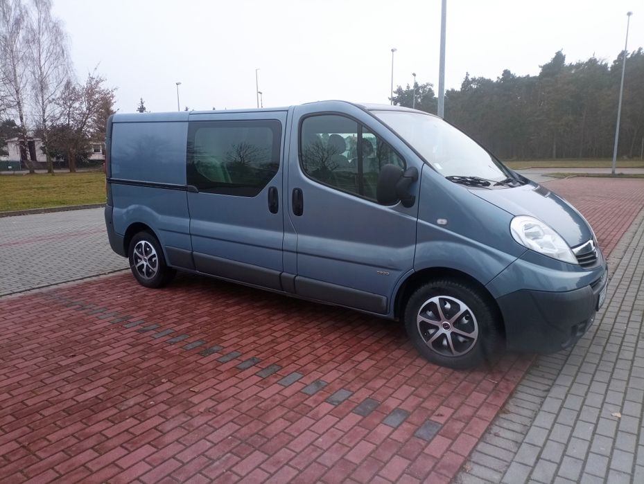 Opel Vivaro 6 osób 2.0 CDTI Long Brygadówka Klima Hak