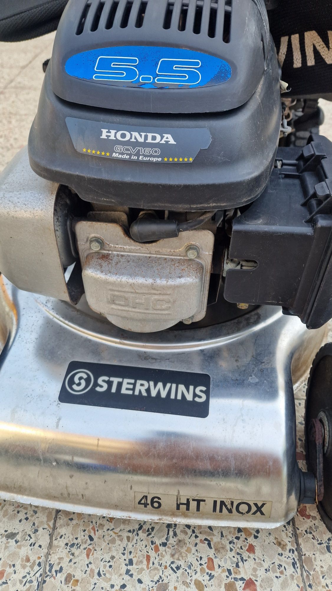 Corta relva honda 5.5 cv com tracção.