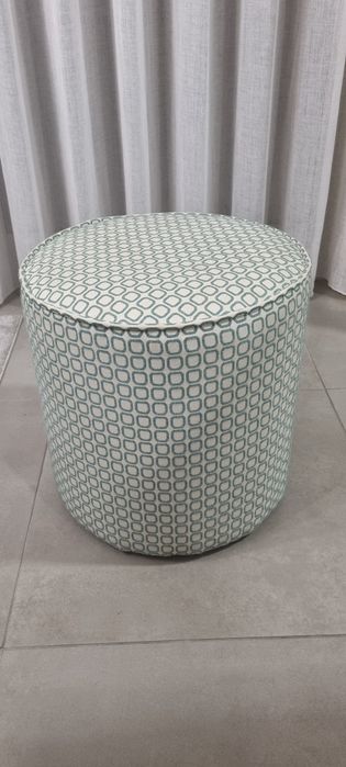 Conjunto de Cadeiras + Puffs