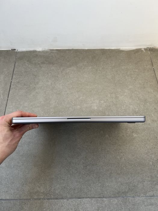 990$ MacBook Pro 14 2021 MKGP3 M1 Pro / 16 GB / 512GB SSD