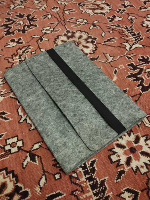 Фетровый чехол-конверт для ноутбука