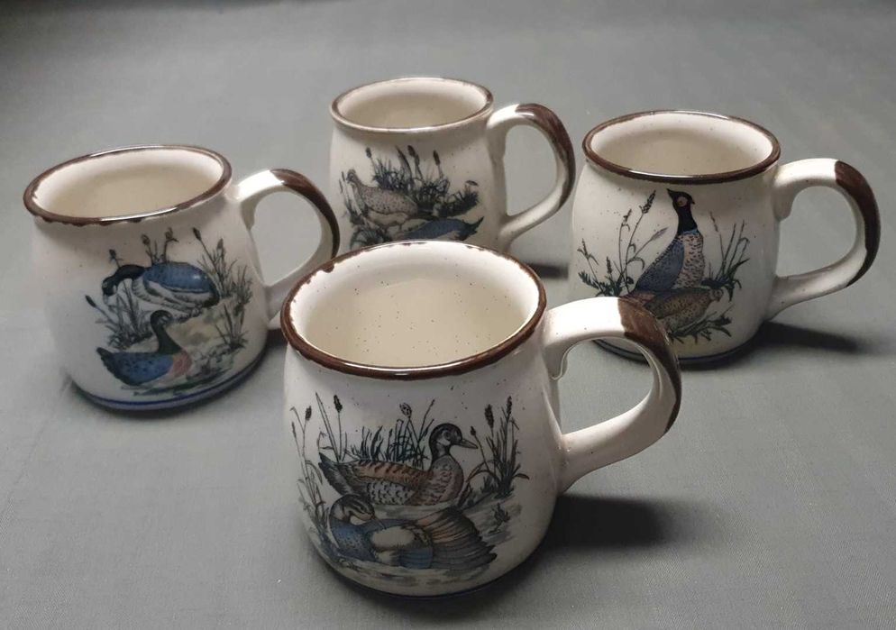 Conjunto de 4 Canecas de cerâmica HIMARK - Korea / Coreia - Anos 50