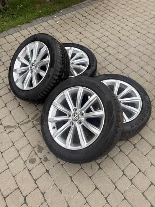 Колеса Volkswagen Passat 215/55/r17 5/112 Диски r17 VW (0070)
