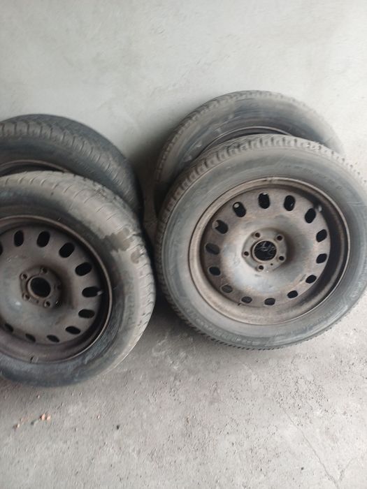 Sprzedam felgi stalowe od peugeota 407 16