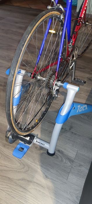 Trenażer Tacx Satori T2400