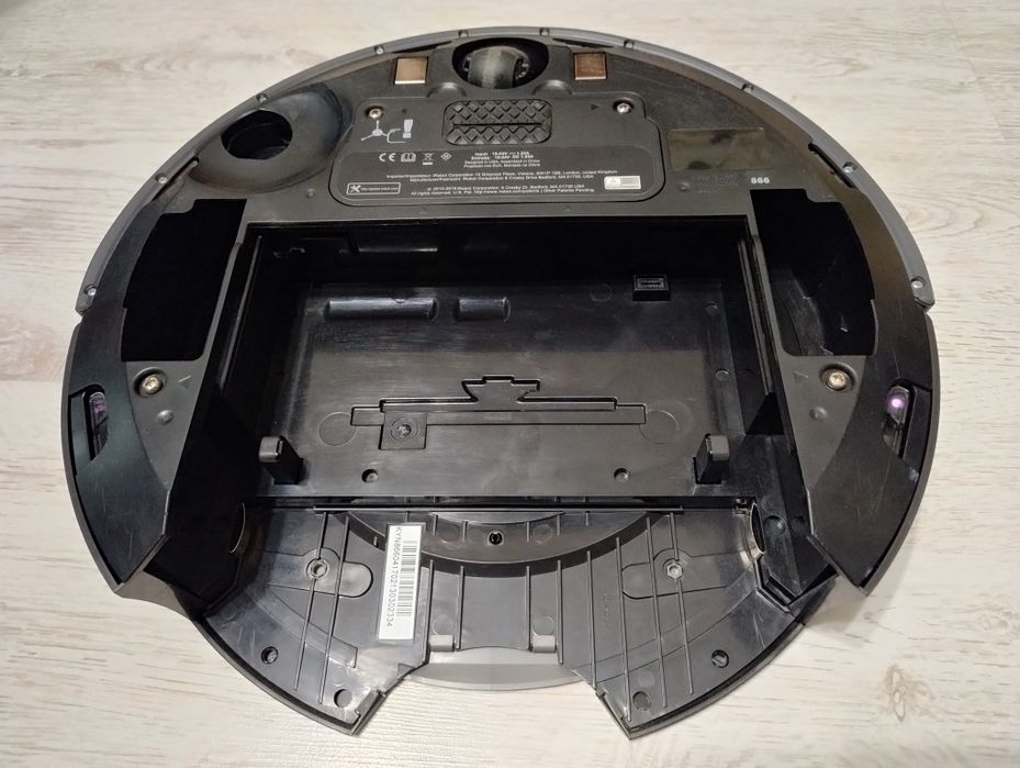 Sprawna płyta główna z obudową i zderzakiem Irobot Roomba 866