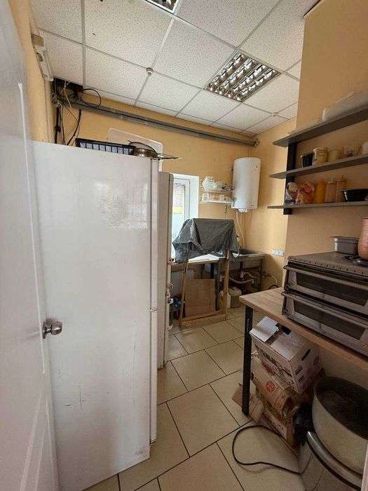 Сдам помещение 60 кв. м  по красной линии, мкрн. Солнечный 7г.