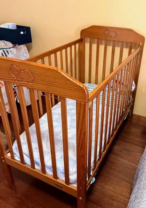 Cama de bebé de grades, berço