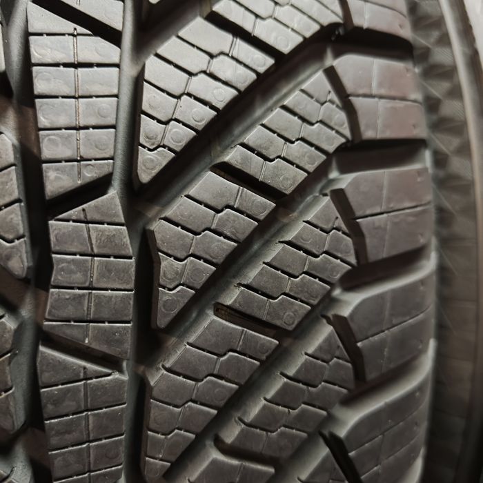 215/55/18 XL Sprzedam parę opon całorocznych Semperit