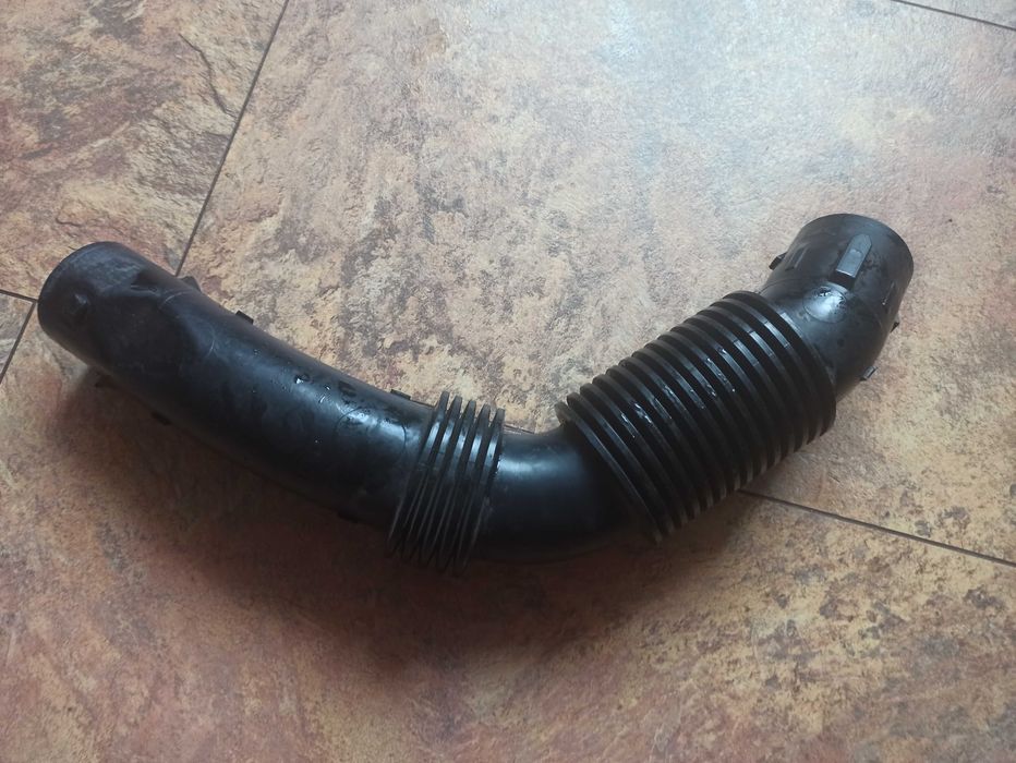 Патрубок повітряного фільтра 1.6HDi(EURO 5) Peugeot Citroen 9675055580