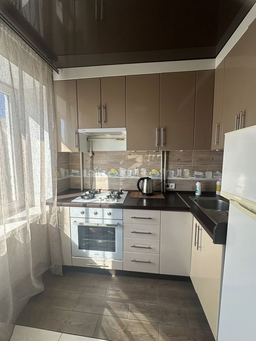 Сдам квартиру посуточно после ремонта свет не виключают