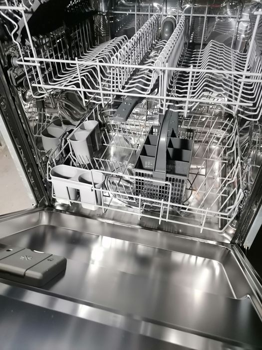 Máquina lavar loiça encastre excelente