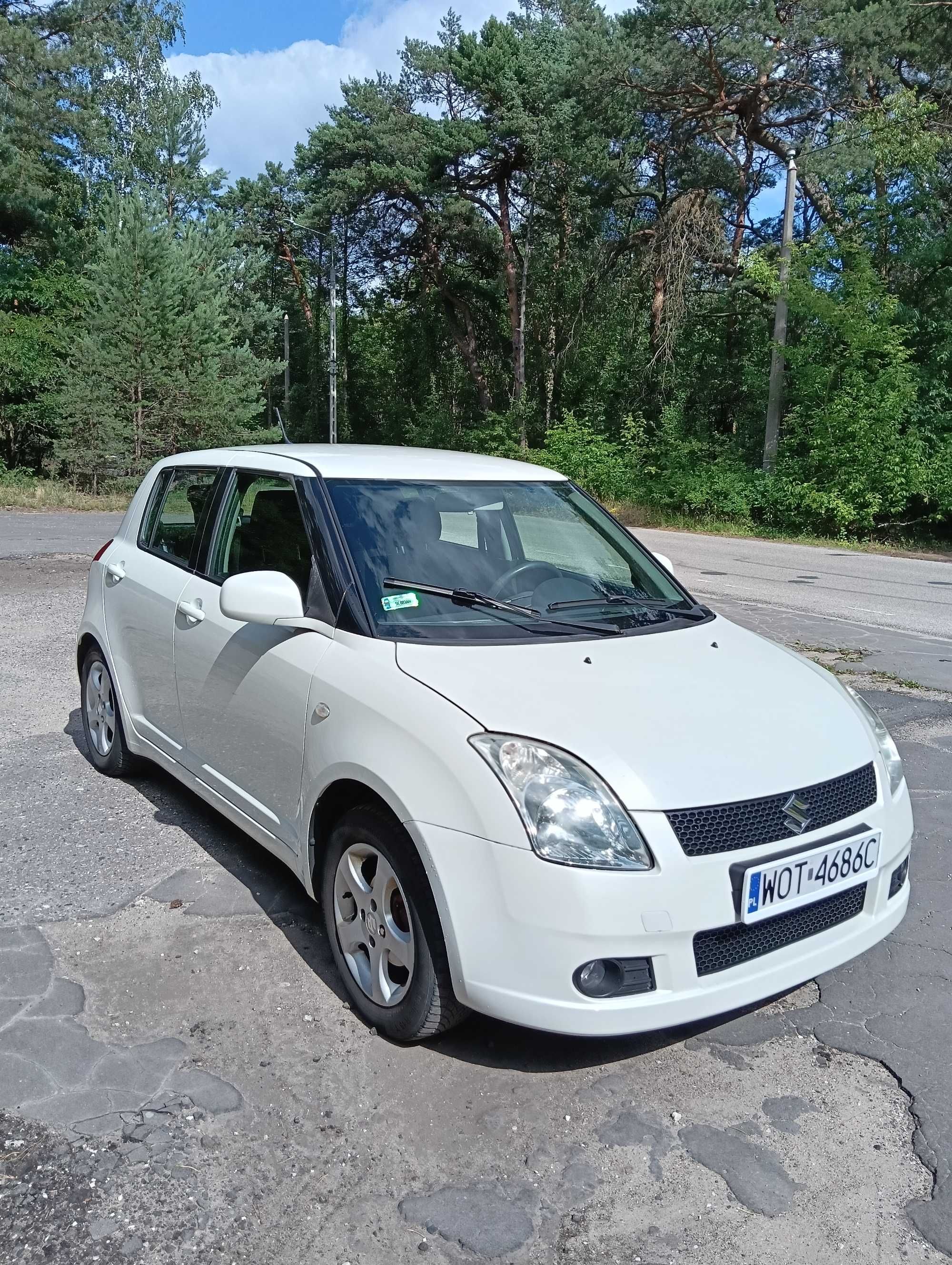 Suzuki Swift 1.3 biała perła 92KM 2006rok benzyna