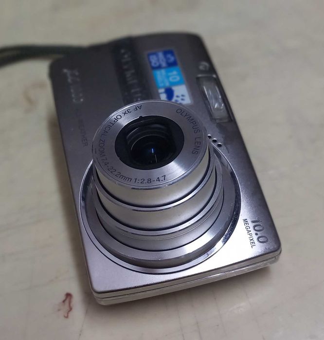 Máquina fotográfica e vídeo digital Olympus