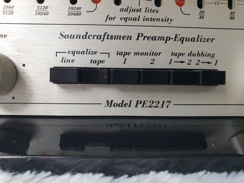 Soundcraftsman pe-2217 przedwzmacniacz  z korektorem