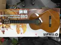 Yamaha C40 nova por estrear com capa