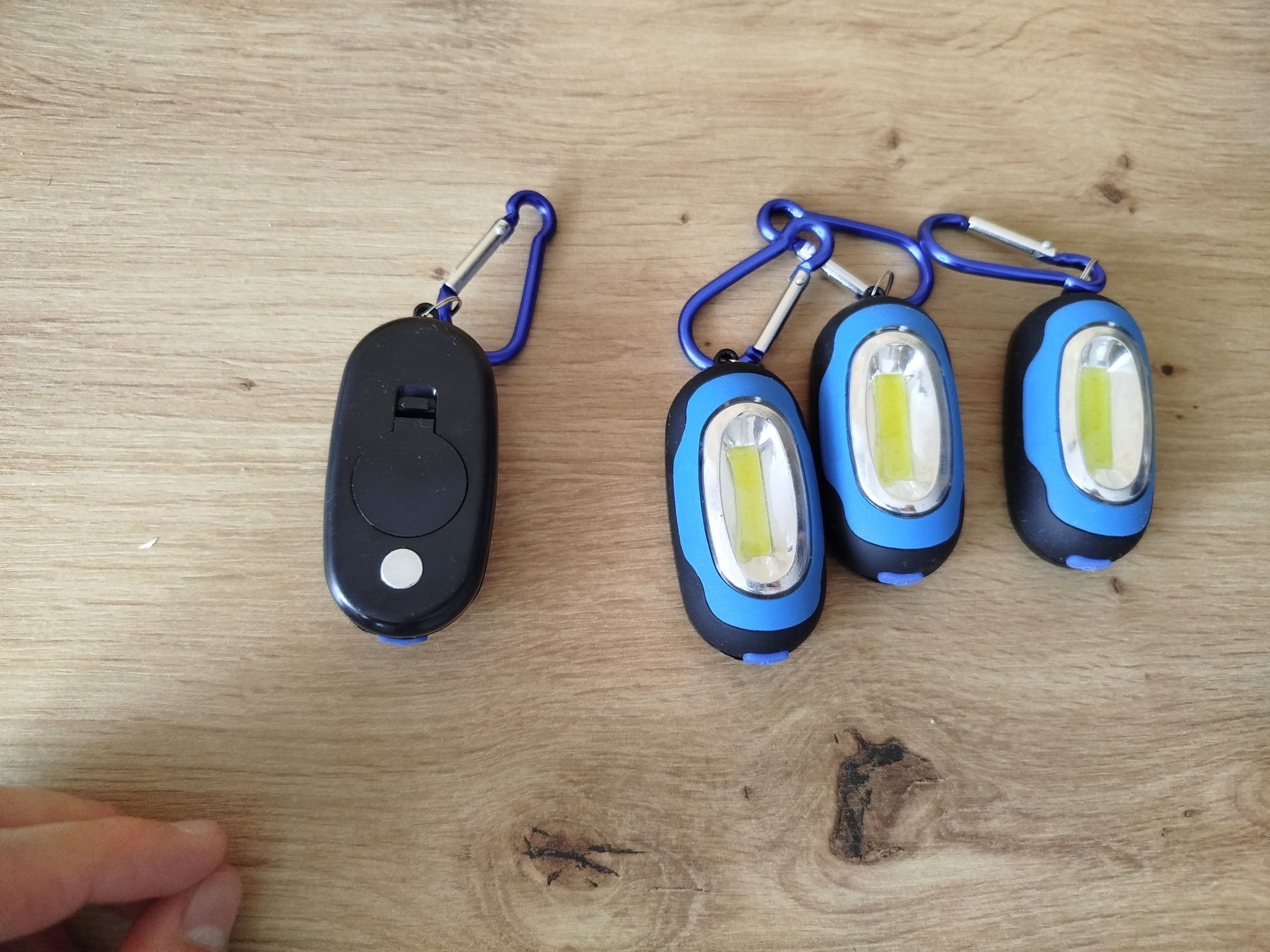 4 sztuki LED cob breloczki do kluczy karabińczyk magnez