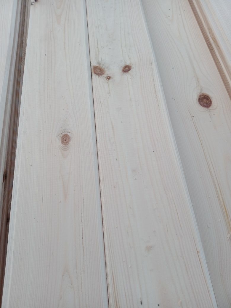 Deska elewacyjna, podbitka, deska tarasowa oraz drewno konstrukcyjne.