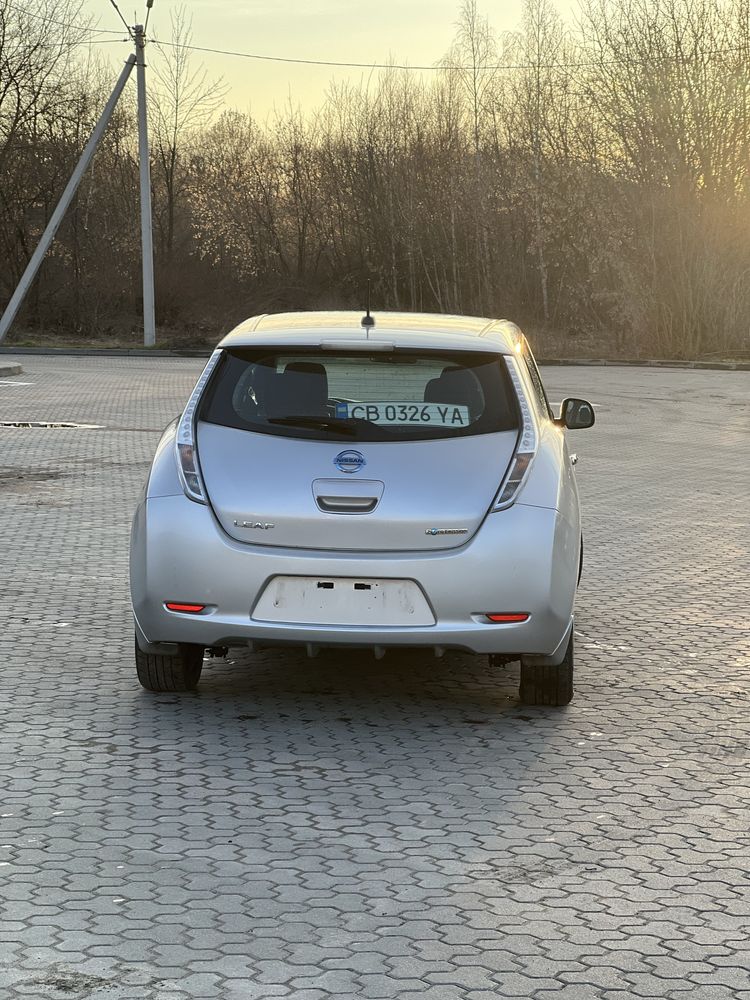 Продам nissan leaf