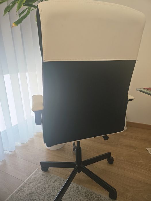Cadeira de escritório modelo IKEA