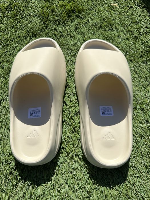 Chinelos Adidas Yeezy slide - 41