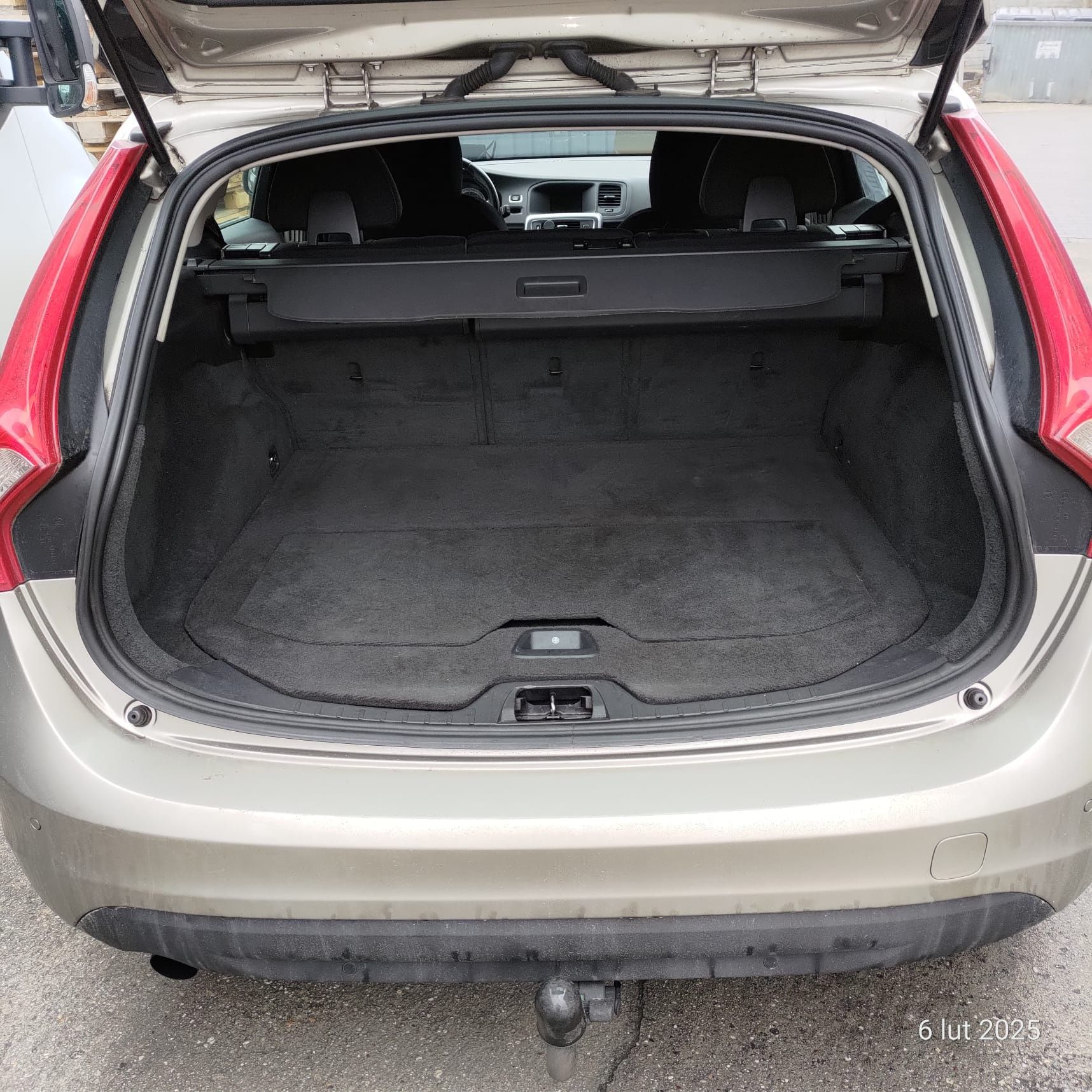 Volvo V60 polski salon